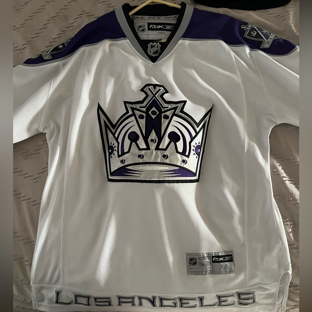 Los Angeles Kings Alternate jersey size M.
